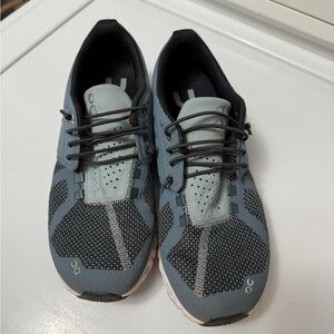 On Running women’s Black and Blue Athletic Shoes